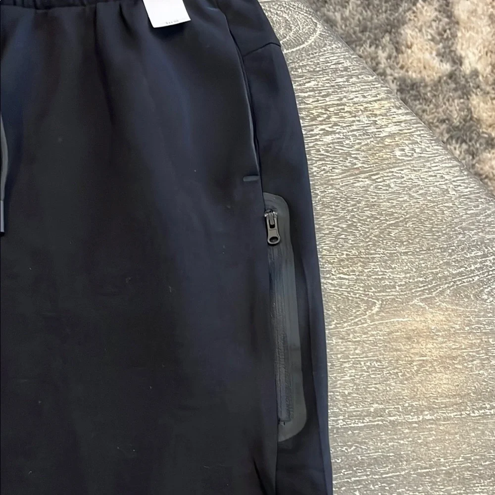 New Men’s Old Navy Black Fleece Joggers Medium